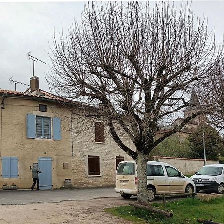 Au Bord De La Riviere Appartement Verteuil-sur-Charente Buitenkant foto