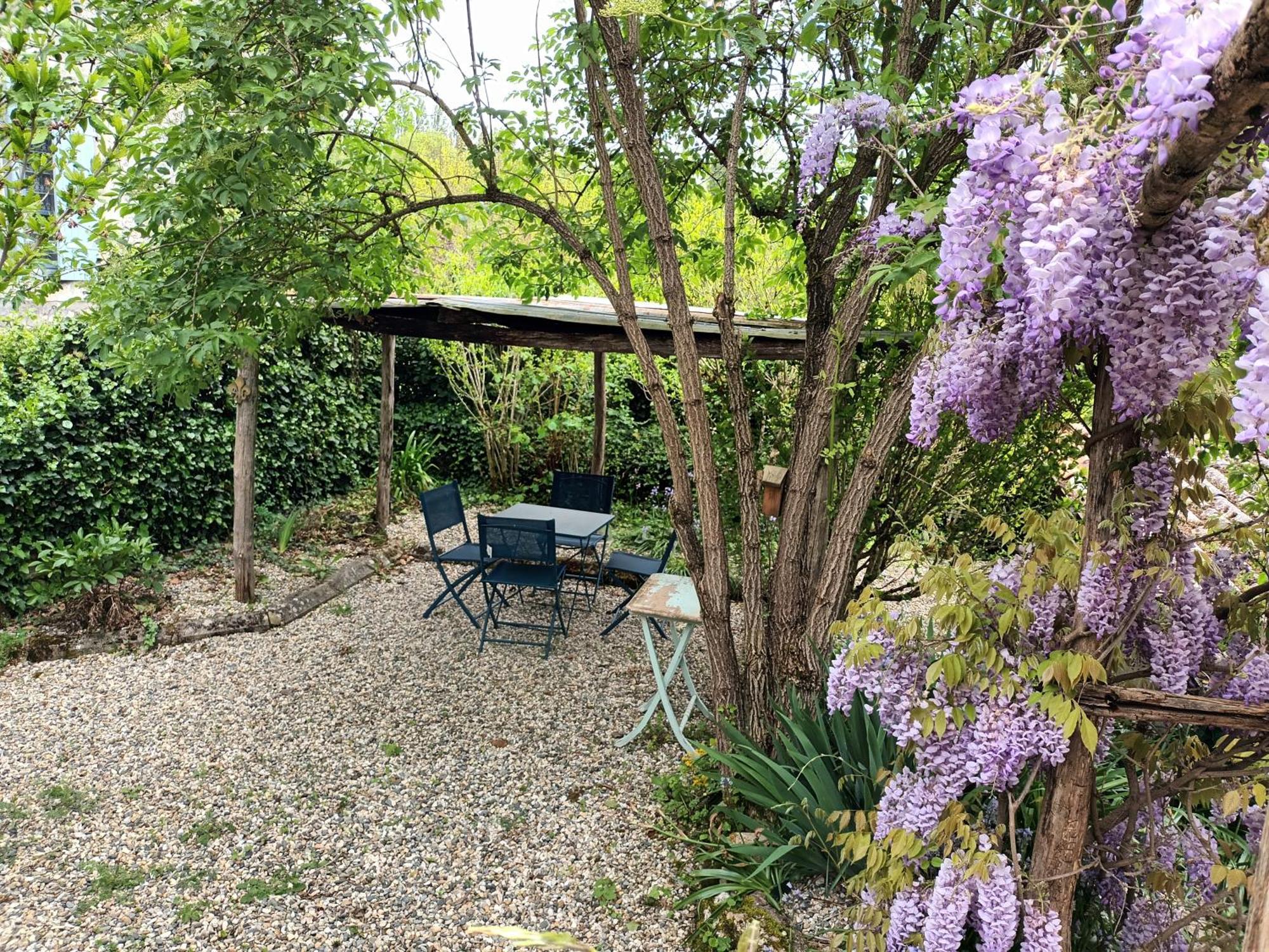 Au Bord De La Riviere Appartement Verteuil-sur-Charente Buitenkant foto